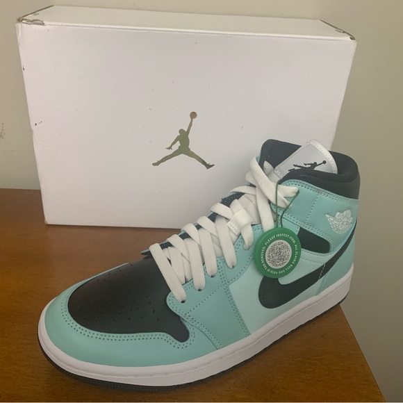 Jordan 1 BRAND NEW WM 10 M8.5
